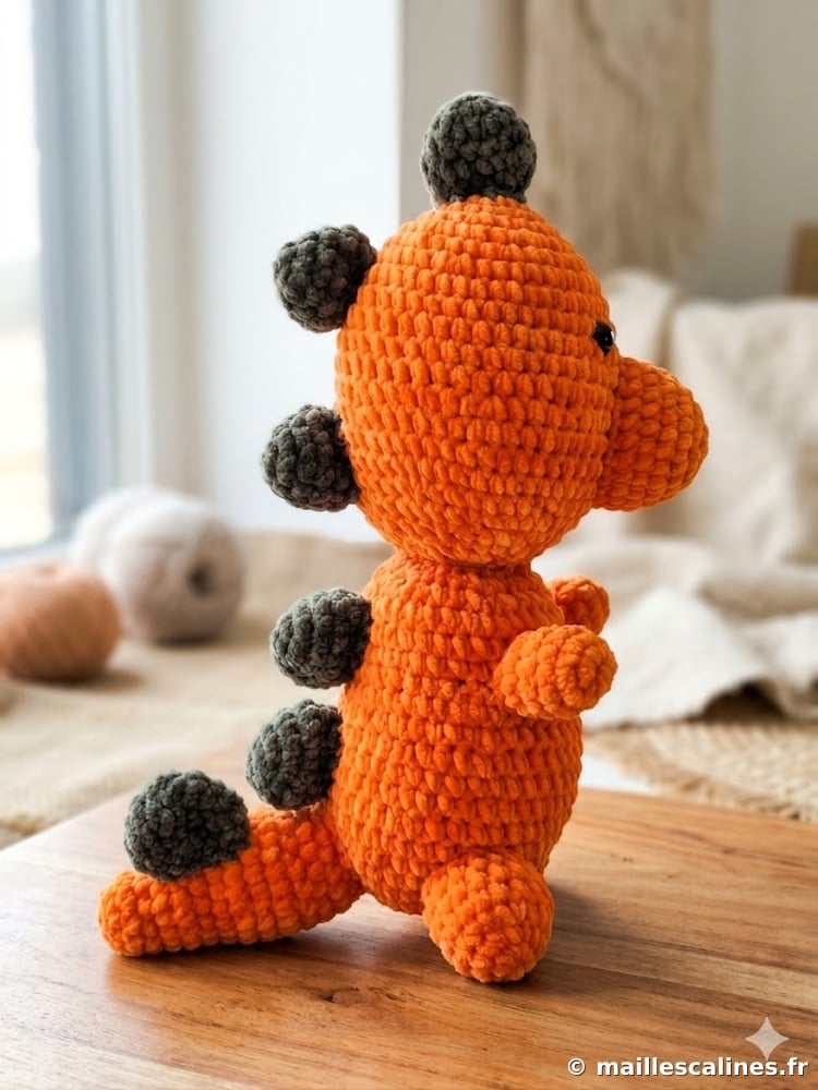 Dinosaure orange laine velours