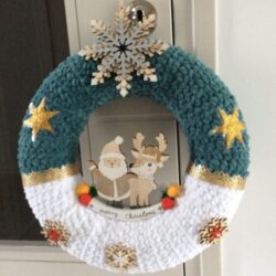 Couronne de Noël de couleur verte